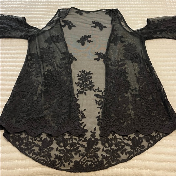 Women’s Dark Grey Lace Cold Shoulder 
Kimono/Duster/Coverup - Picture 5 of 7
